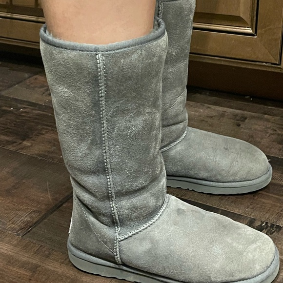 UGG Boots!!! - Picture 3 of 9